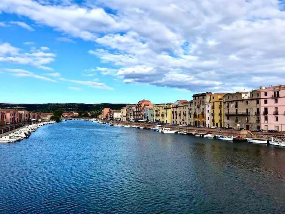 La Gelsomina, Casetta Con Terrazzino Vista Cielo Bosa Exterior photo